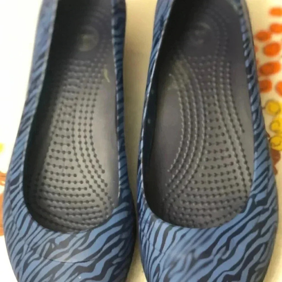 Crocs Blue Zebra Print Wedge Pump 9 - Picture 1 of 4